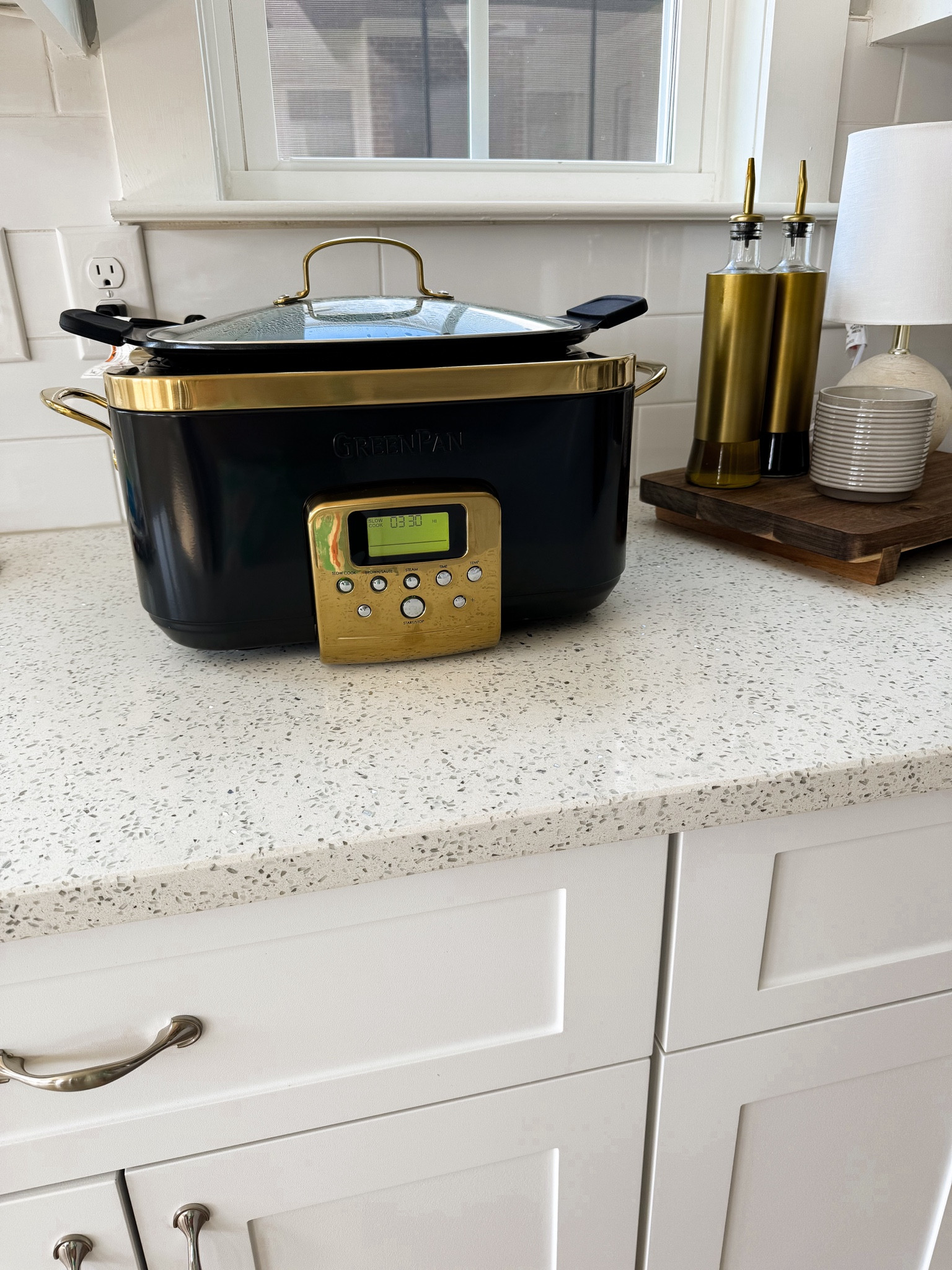 My new slow cooker! It is absolutely amazing. You can also brown ground beef in it. It comes in several colors, but I absolutely love how perfectly this black and gold match my kitchen aesthetic!

Slow cooker. Black and cold kitchen. Crockpot. 