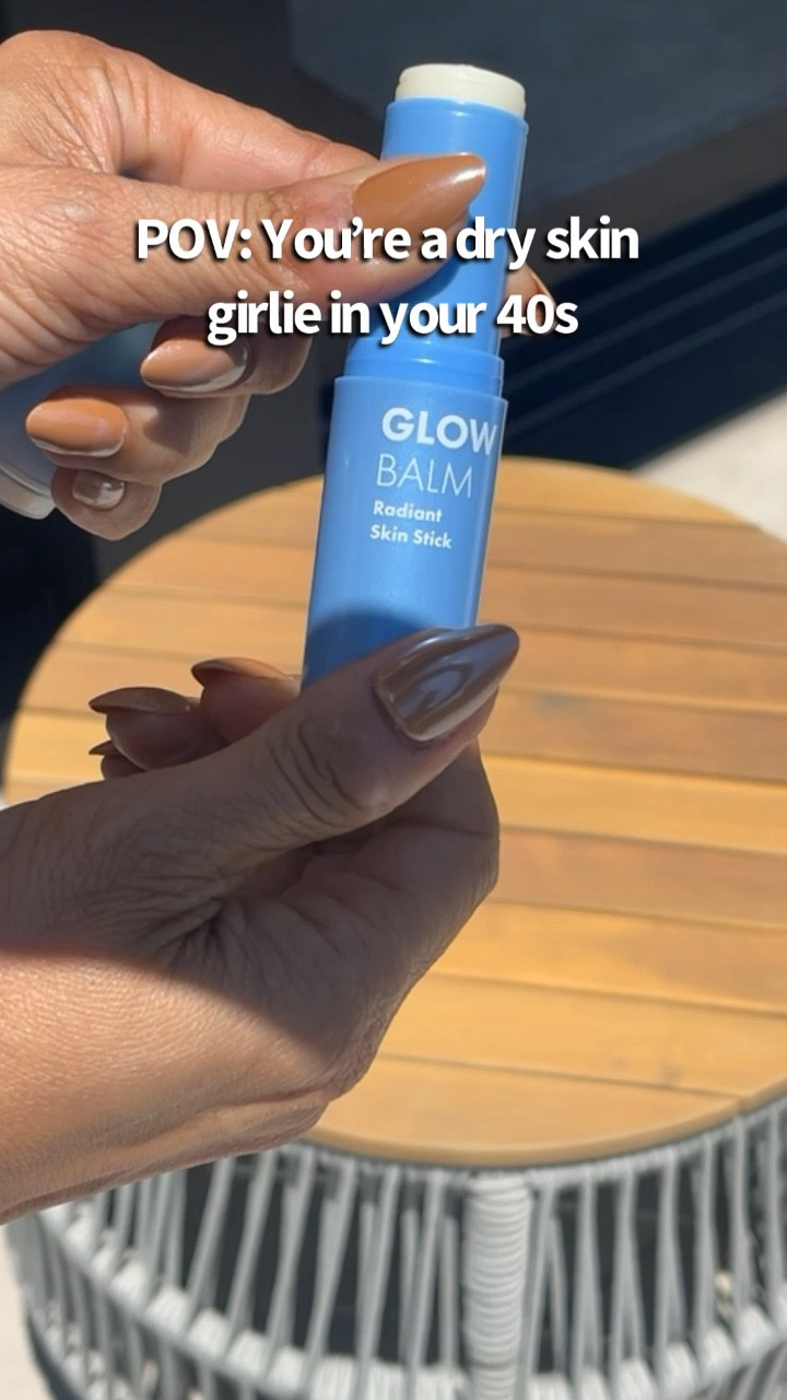 POV: you’re a dry skin girlie in your 40s 

I’m partnering with @target and @herocosmetics to show you how I  keep my skin hydrated and plump even in the driest conditions with the Glow Balm Radiant Skin Stick. It’s perfect alone or under makeup and I’m showing how I use it to refresh my makeup in stories  #AD #Target #TargetPartner #MightyPatch #HeroPartner #TargetFinds 


#LTKBeauty #LTKFindsUnder50 #LTKOver40