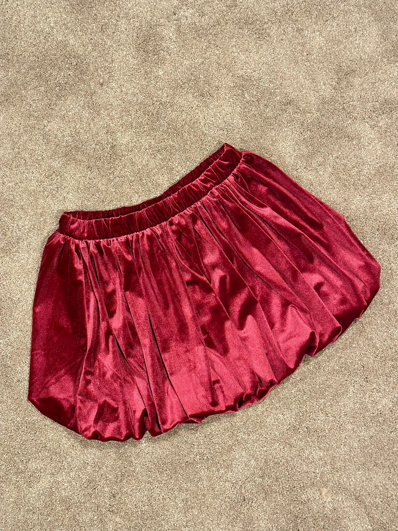 Love this velvet bubble hem skirt for girls!! 🤩
#target #girlsskirt #girlsfashion #holiday #christmas #velvetskirt #sopretty #skirt #like #comment #save #share #follow 

#LTKFindsUnder50 #LTKHoliday #LTKKids
