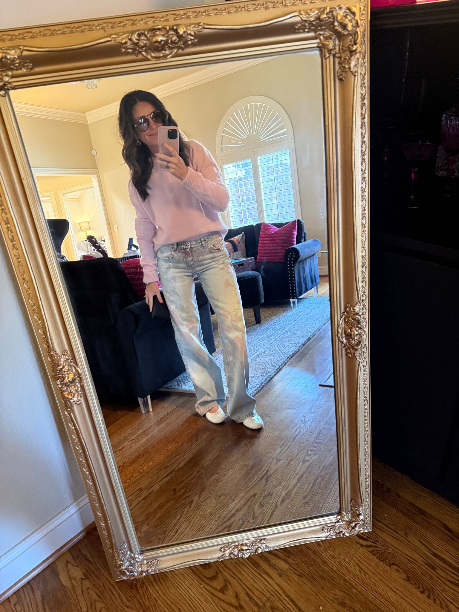 🩷💙🩷💙

Tee: extra small
Sweater: extra small
Jeans: 26

Spring outfit
Zara jeans
Printed jeans
Ref
Reformation cashmere sweater
Prada flats
White flats


#LTKootd #LTKOver40 #LTKPetite
