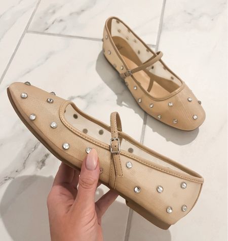 Slightly obsessed with these little cuties! 

I’m loving the ballet flat spring trend, these are perfection🤍

Ballet flat, mesh ballet flat, studded ballet flat, mesh Mary Jane, nude Mary Jane, spring style, spring outfit, spring shoes

#LTKSaleAlert #LTKSeasonal #LTKStyleTip