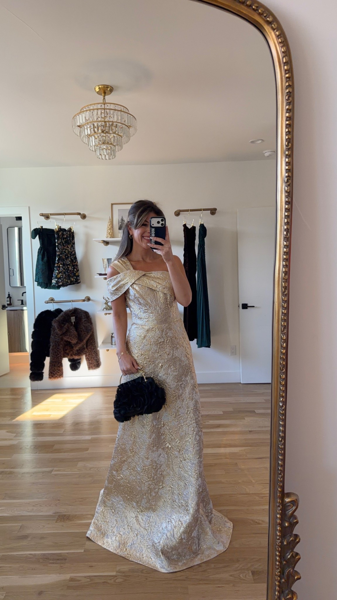 Gold metallic jacquard one shoulder formal event dress 

Vici code: emerson30
Electric picks code: Emerson20

Wearing my usual small/2

Wedding guest
Formal event
Winter party
Holiday event
Gold
Brocade
Floral
Special occasion
Black tie

#LTKWedding #LTKSeasonal #LTKHoliday