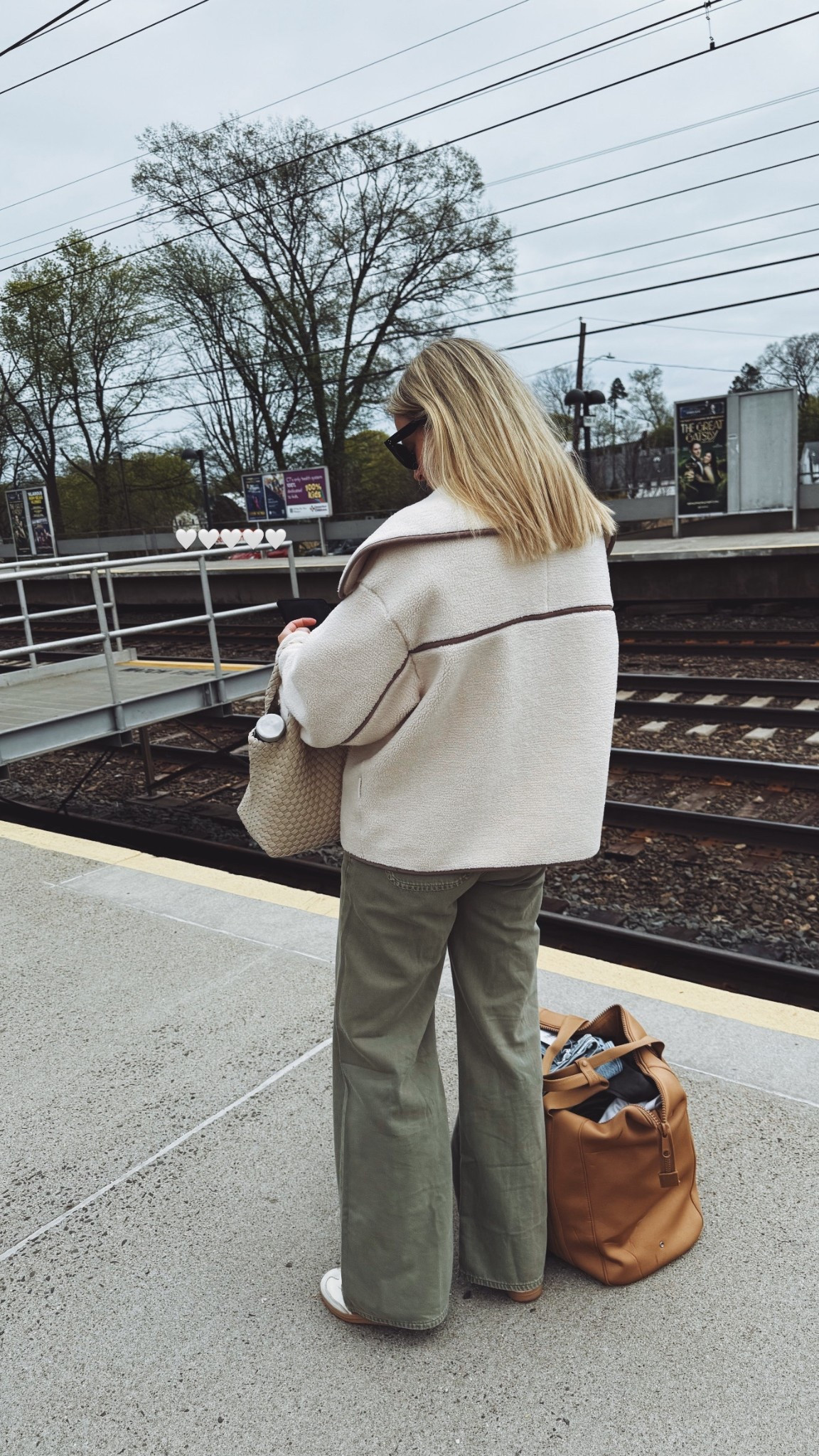 clocking out of mom duties and headed into the city 🚊 🗽
-small jacket 
-small tee
-26R jeans, I’m 5’5
-sized down 1/2 in sneakers 

#LTKgrwm #LTKmomlife #LTKootd