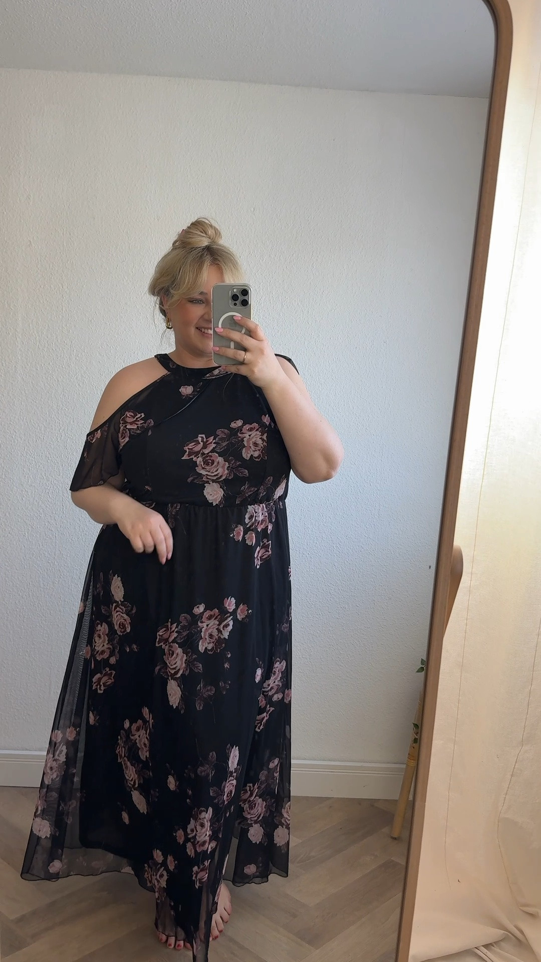 Blumenkleid 👋🏻☀️

15% sparen mit Code: 15san

#blumenkleid #kleider #blumen #plussizefashion

#LTKplussize #LTKkleider #LTKsummer