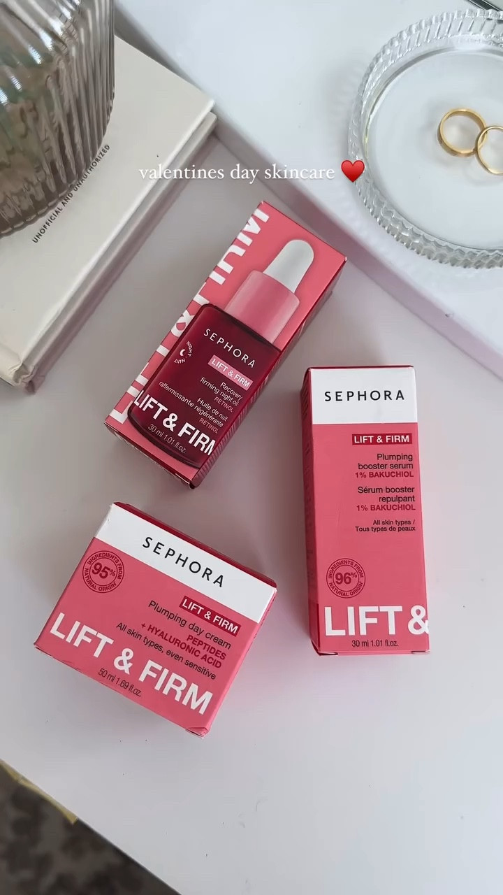 so perfect for a valentines day skincare routine 💞

new @sephora collection skincare set includes:
recovery firming night oil
plumping booster serum
plumping day cream

#skincare #sephoracollection #valentinesday #skincareroutine #gwrm #aesthetic #beautyobsessed #pinkpinkpink #skincareessentials #pinkskincare