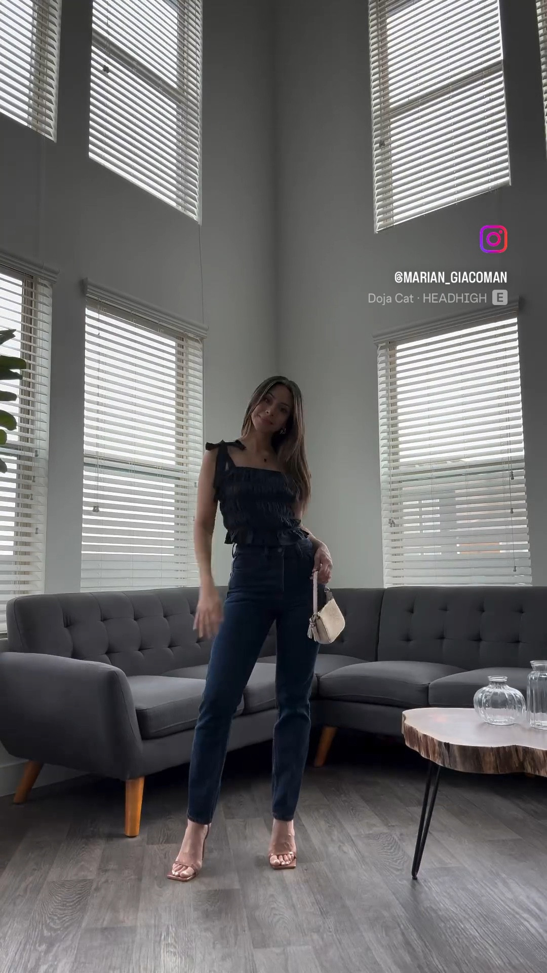 Casual chic summery look 

#LTKSeasonal #LTKVideo #LTKFindsUnder100