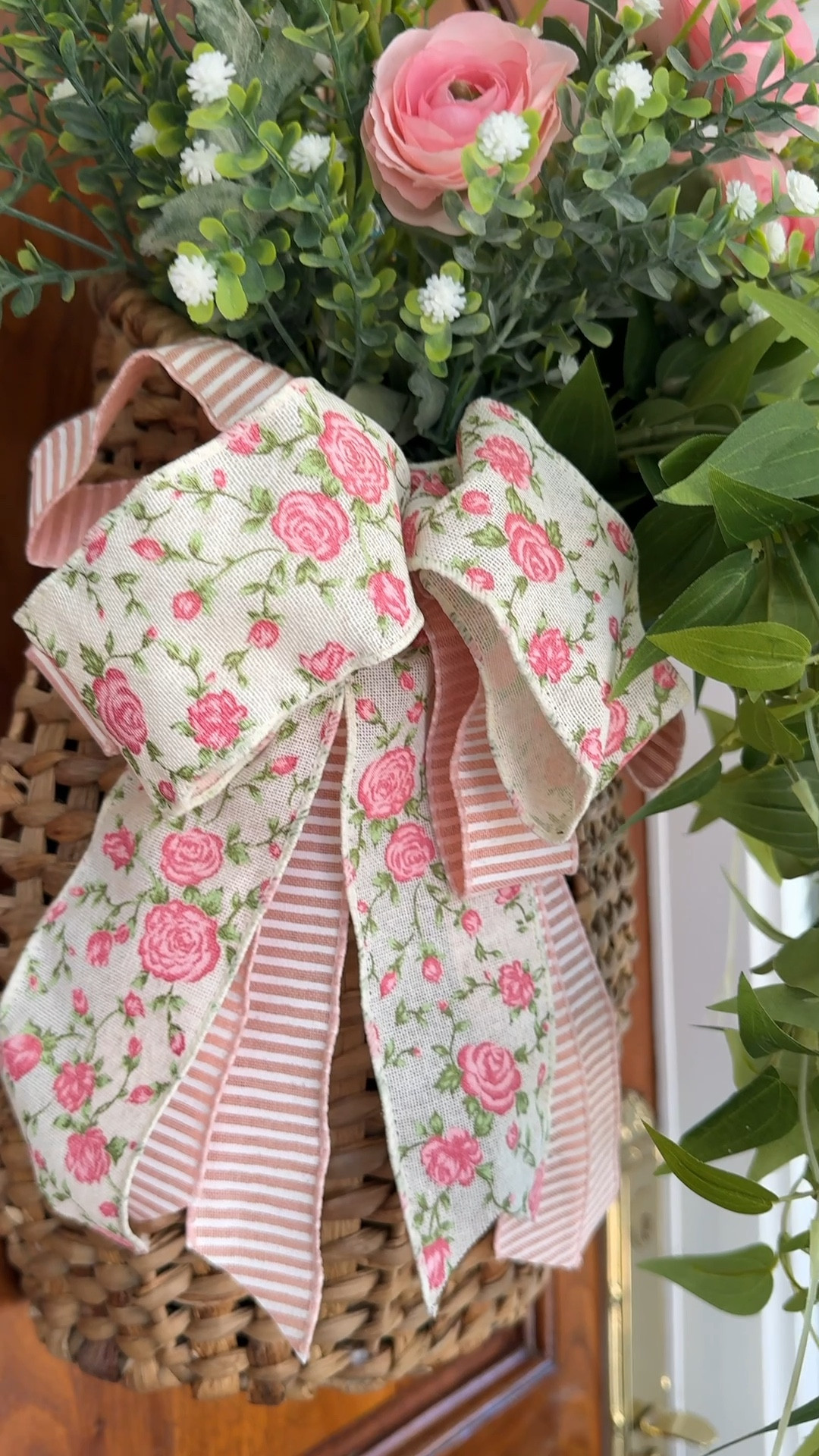 Prettiest seagrass basket with door hanger to make a wreath! #amazonhome #tulips



#LTKSaleAlert #LTKHome #LTKStyleTip