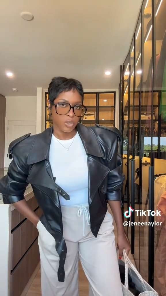 Airport outfit tidbits pro tip! 

 #LTKU #LTKStyleTip #LTKTravel