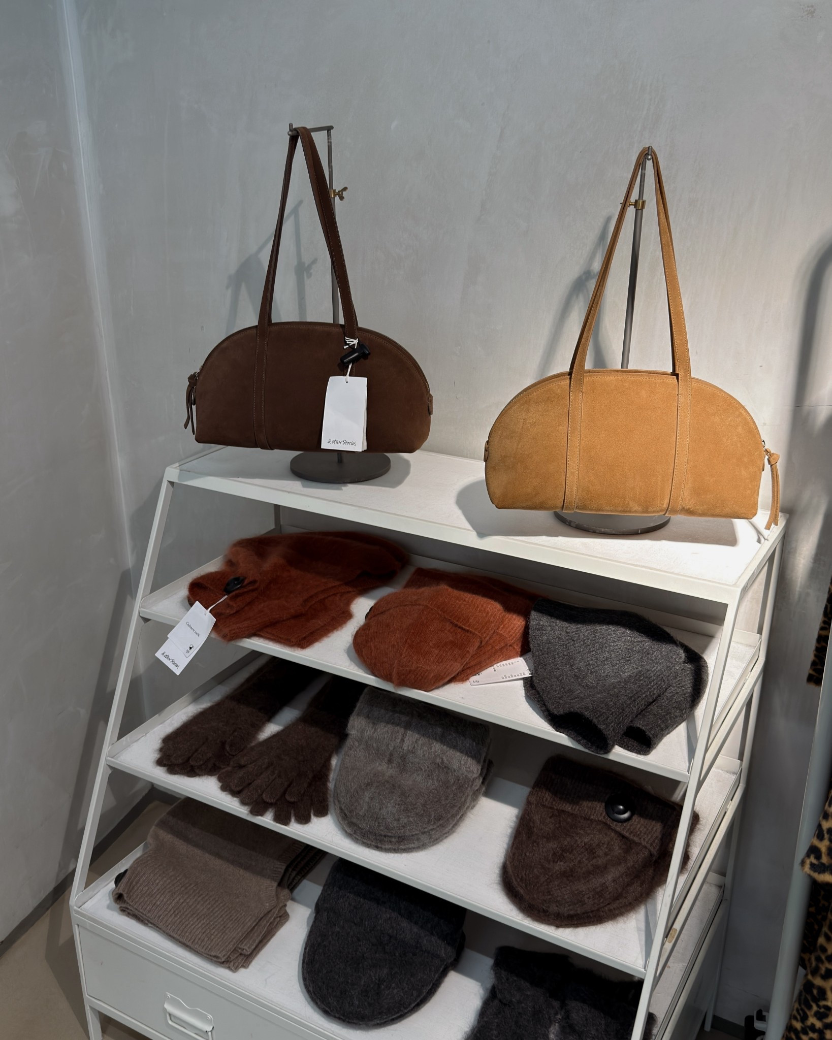 & Other Stories, Bowling Bag, Shoulder Bag, Brown Suede, Chocolate Brown, Tan Brown, Camel, Autumnal Bag 

#LTKautumn #LTKuk