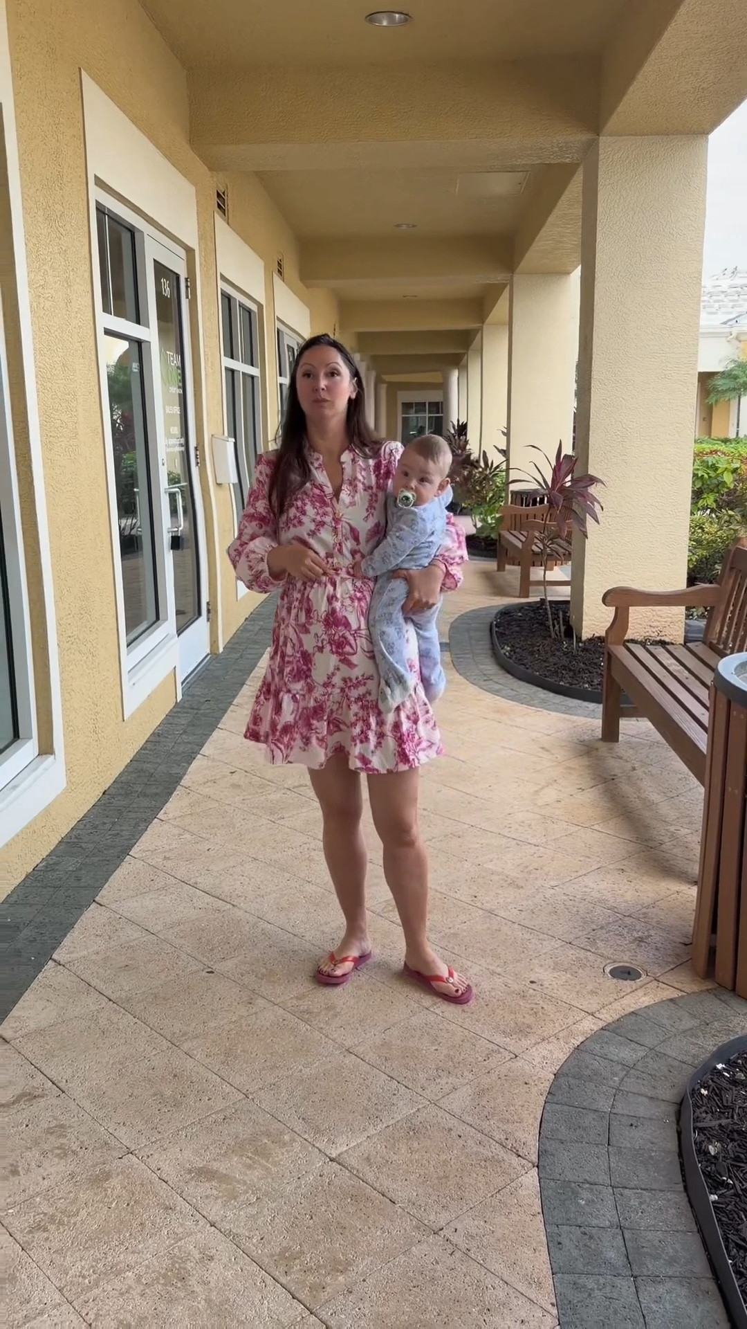 The search for the perfect “Mom-and-Me” outing dress is over! 🎀 I’m wearing the Chicwish Watercolor Floral Mini Dress in Hot Pink, and it’s a total game-changer for my weekend wardrobe.
Why I’m obsessed:
• Baby-Friendly Movement: The lantern sleeves aren't just for show—they give me the full range of motion I need to carry my 7-month-old comfortably. 👶
• The "Twirl" Factor: That frilling hem and sash belt create such a flattering silhouette, even when I’m on the move.
• Hide the Mess: The vibrant watercolor print is gorgeous and surprisingly good at hiding those little baby smudges.
• Lightweight Vibes: 100% breezy for those post-brunch strolls.
Whether you’re heading to a baby shower, a birthday party, or just Sunday brunch, this is the one. 🥂✨
Fit Tip: I’m wearing a size M (fits like a US 6). Check the size guide for your perfect fit!

#MomStyle #Chicwish #BrunchOOTD #BabyCarrierFriendly #FloralMiniDress #PinkAesthetic #SpringFashion2026 #MomLife

#LTKValentine #LTKdayinmylife #LTKmomlife