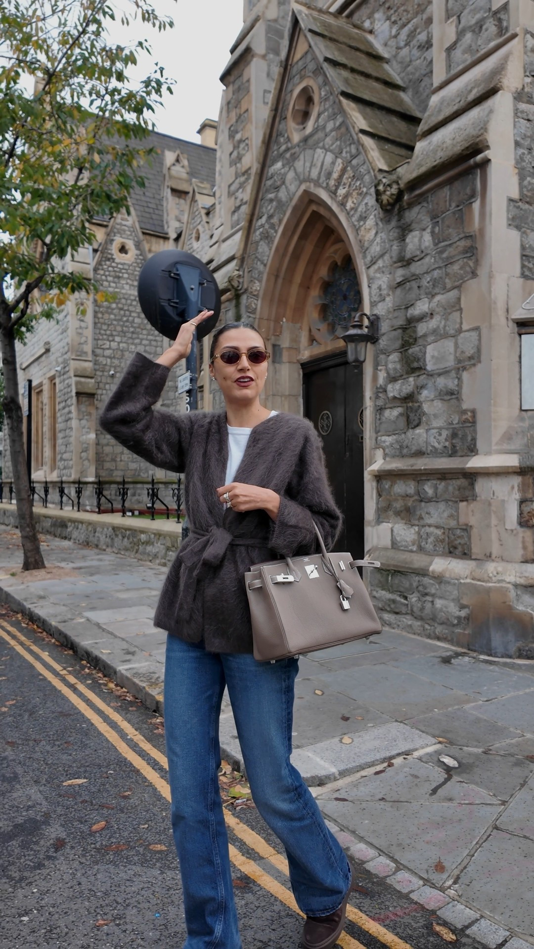 A very 90s look - feels very Rachel from friends. This cardigan is so snuggly and warm I don’t need a jacket! What do we think?

Autumn Style, Autumn Fashion, Autumn Outfit, Jeans, Knitwear 

#LTKuk #LTKwinter #LTKautumn