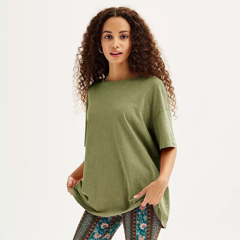 Juniors' SO® Oversized Boyfriend Crew Neck Tee | Kohl's
