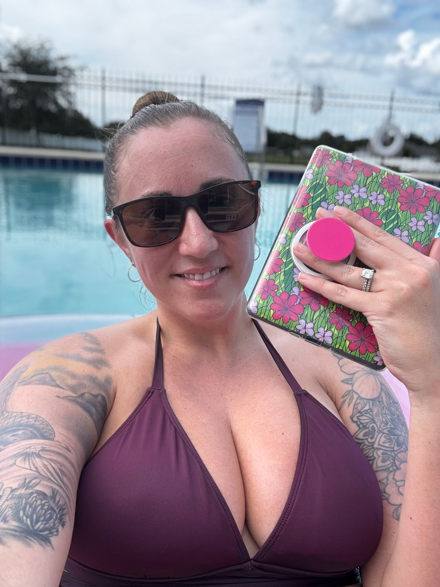 Kindle pool day 

#LTKmomlife #LTKdayinmylife #LTKselfcare