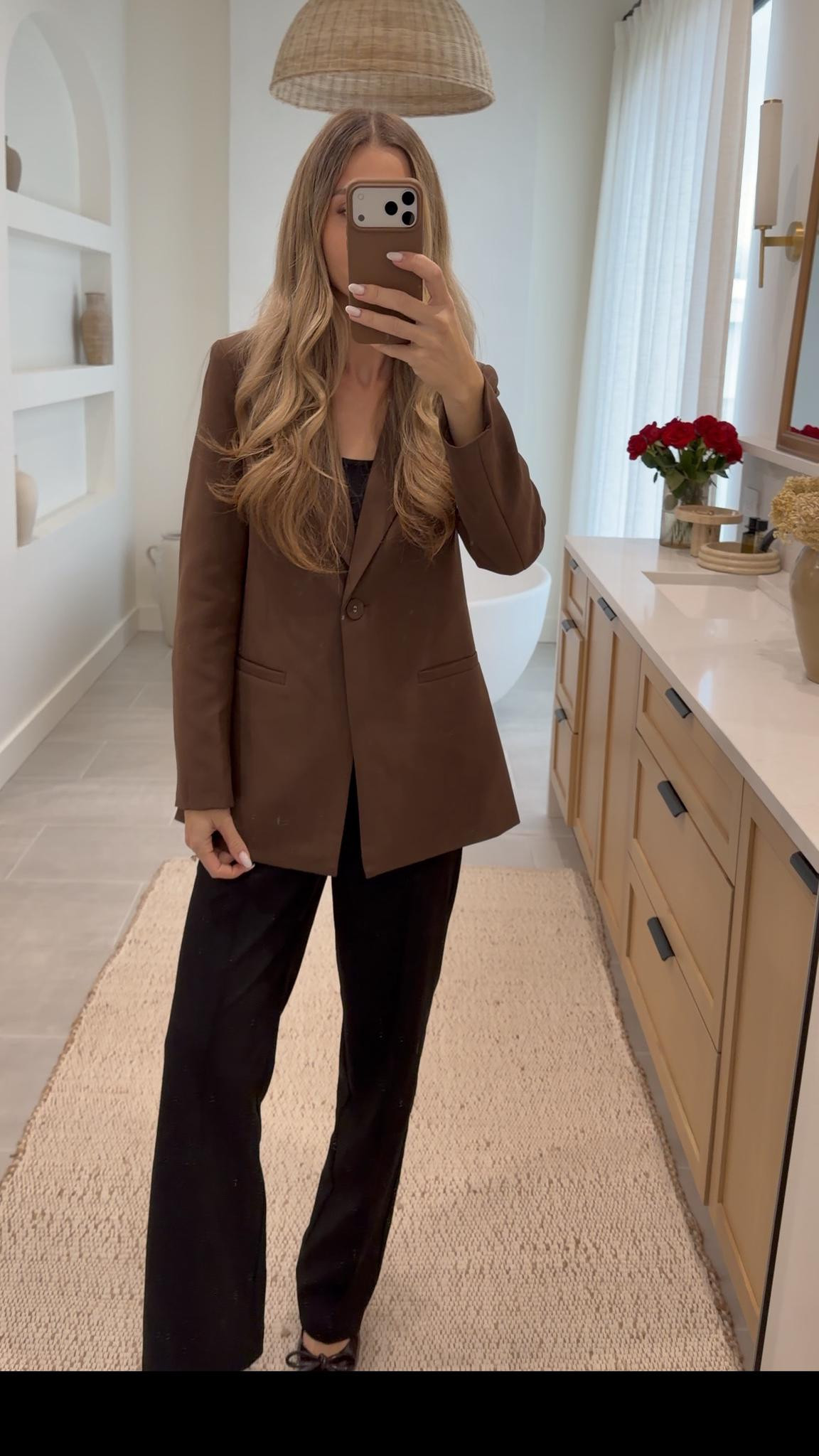 Sunday fit today! 

loving this brown blazer from petal and pup and these perfect black trousers from Commense! 

#LTKootd