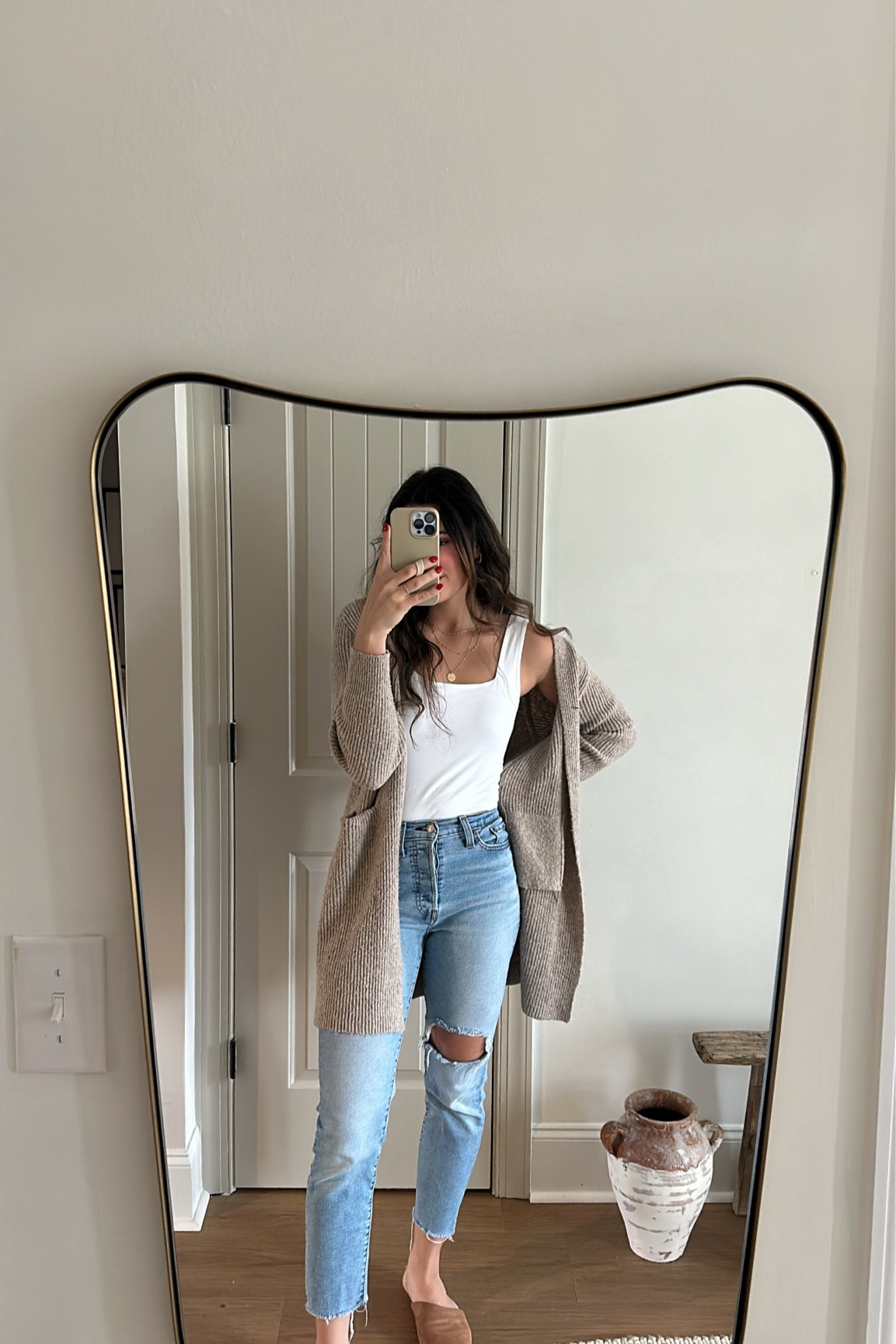 Spring fit


Women’s fashion- body suit- square neck suit- jeans- mom jeans- spring jeans- cardigan- fashion/ women’s fashion 

#LTKSpringSale #LTKbeauty #LTKstyletip
