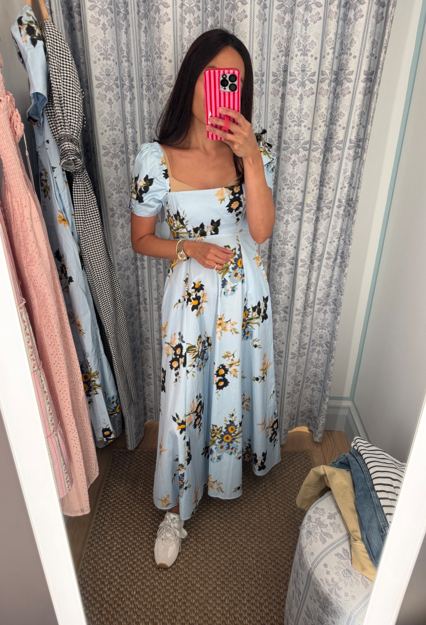 Mom Graduation dress. Spring social events. Wedding guest dress. 
Classic feminine style   
I love the color combo on this dress. Very nice material. Side zip and back ruching. Pockets. True to size or size up if in between. Elegant style. 


#LTKWedding #LTKOver40