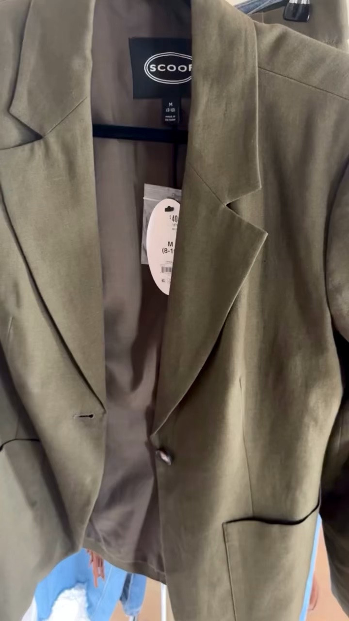 Sale finds

Size reference 5’ 9” 140 lbs

Linen blazer - medium

Linen shorts - 6 for looser fit



Walmart finds. Linen set. Scoop. Walmart sale. Affordable style. Sale blazer.

#LTKTall #LTKSaleAlert #LTKWorkwear
