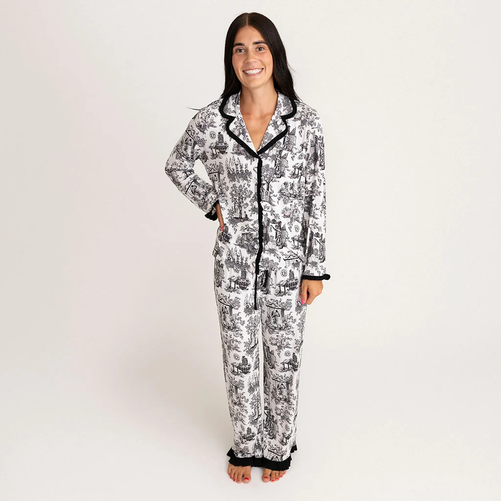 999 Happy Haunts White Short Sleeve Disney The Haunted Mansion Toile Women's Ruffled Pajama Set |... | Posh Peanut