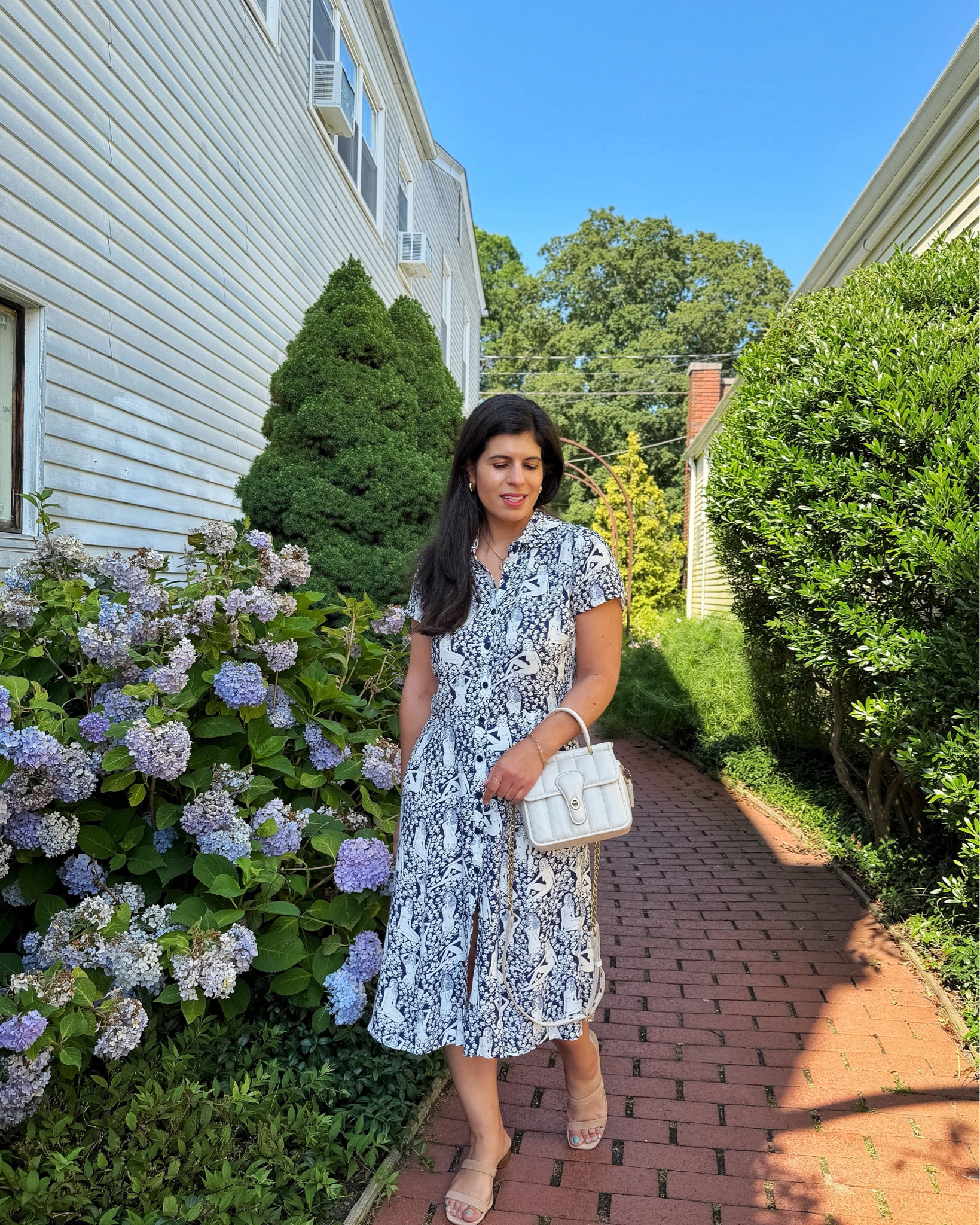 I wore this dress to work. No one said a word. 

The only @reformation I’ve ever felt was worth the price (but you know I got it secondhand anyway)