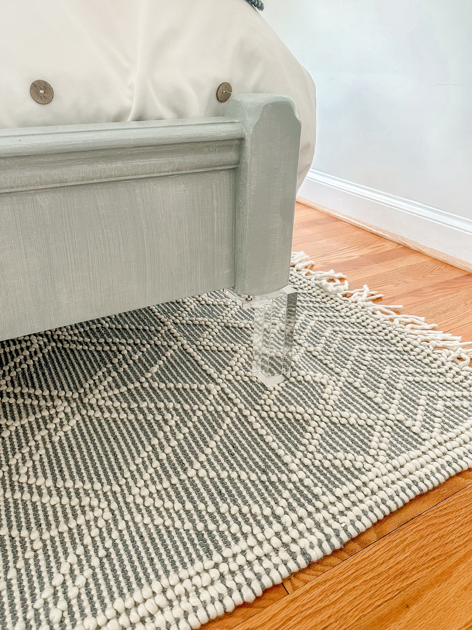 The perfect rug / acrylic bed or sofa legs/ duvet cover bedding 

#LTKFamily #LTKStyleTip #LTKHome