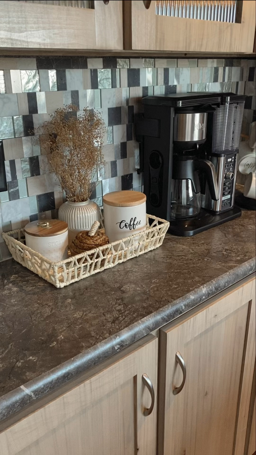 Coffee bar set up!!
#amazon #target #coffeebar #falldecor

#LTKhome #LTKSeasonal #LTKHolidaySale