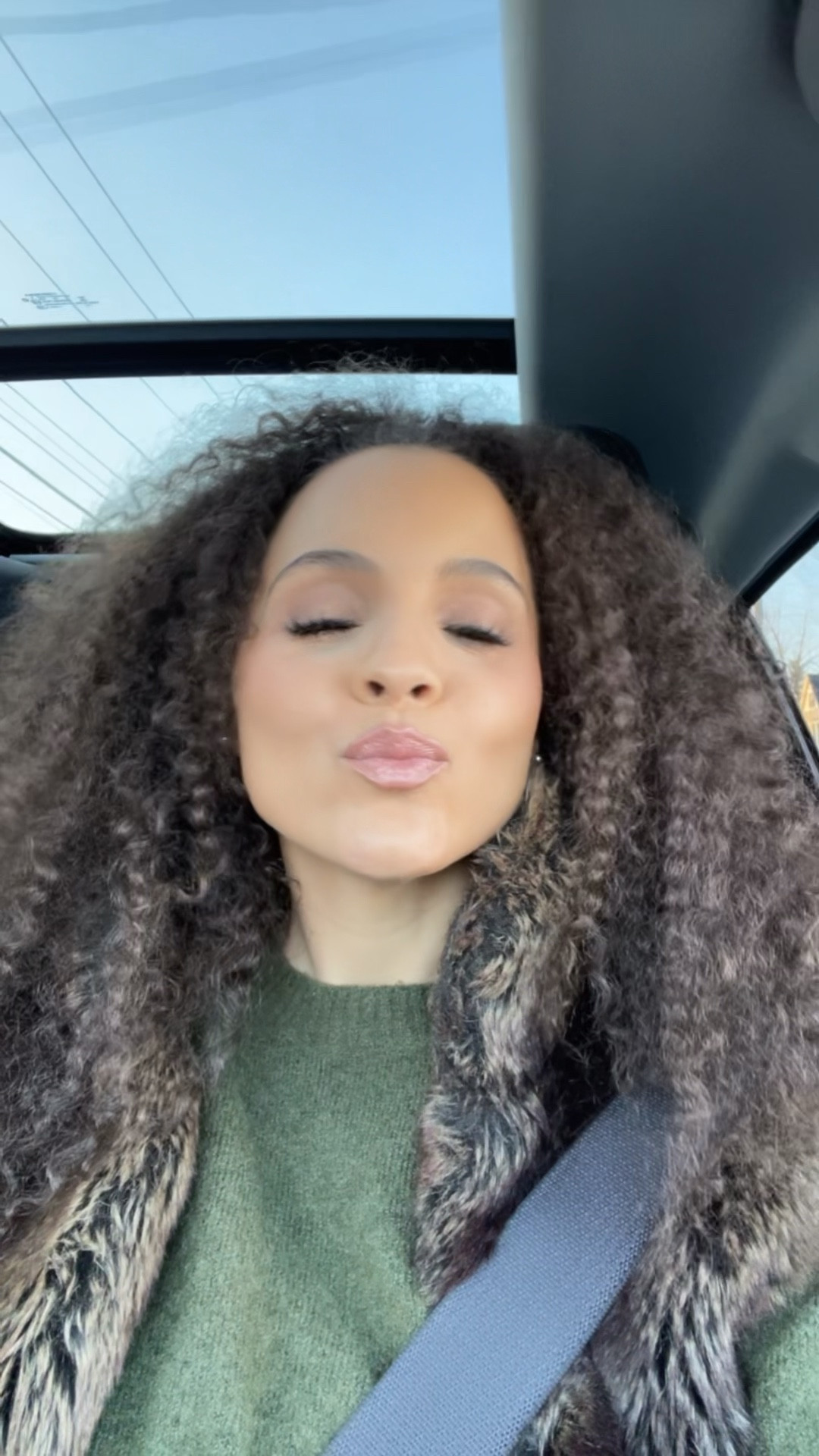 Happy weekend! Got a little glammed to go to a bingo fundraiser for the local high school musical. I’ve linked everything I used.

#LTKBeauty #LTKdayinmylife #LTKvlog