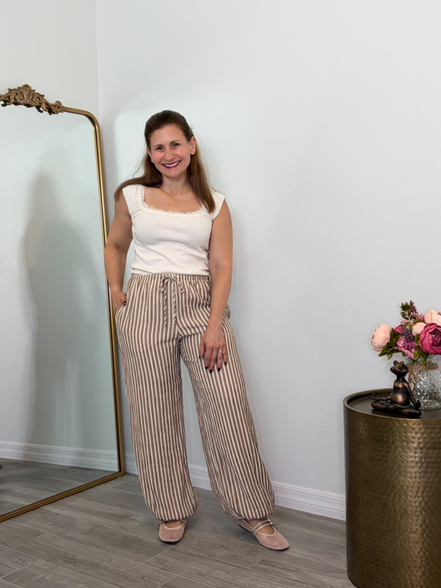 Vertical stripes pants in petite size

#LTKPetite #LTKootd #LTKOver40