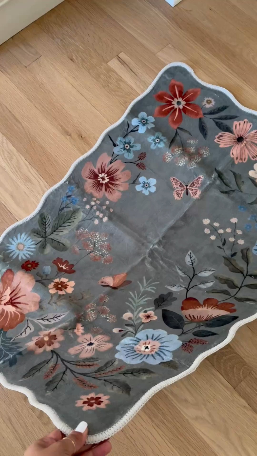 #sponsored loving this washable rug sent by @Lahome putting it by our back door area!

#LTKHome