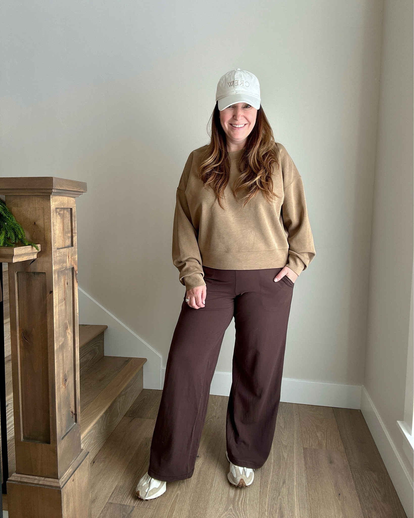 Athletic Outfit

Fit tips: crewneck tts, L // wide-leg pants tts, L

Athletic outfit  crewneck  wide leg pants  baseball cap  Athleisure  workout outfit

#LTKmidsize #LTKfitness #LTKover40