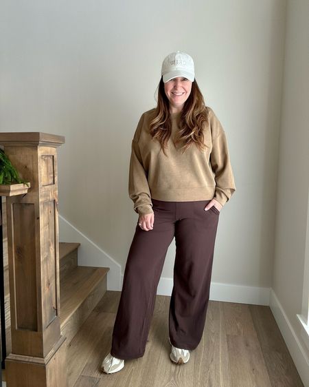 Athletic Outfit

Fit tips: crewneck tts, L // wide-leg pants tts, L

Athletic outfit  crewneck  wide leg pants  baseball cap  Athleisure  workout outfit

#LTKmidsize #LTKfitness #LTKover40