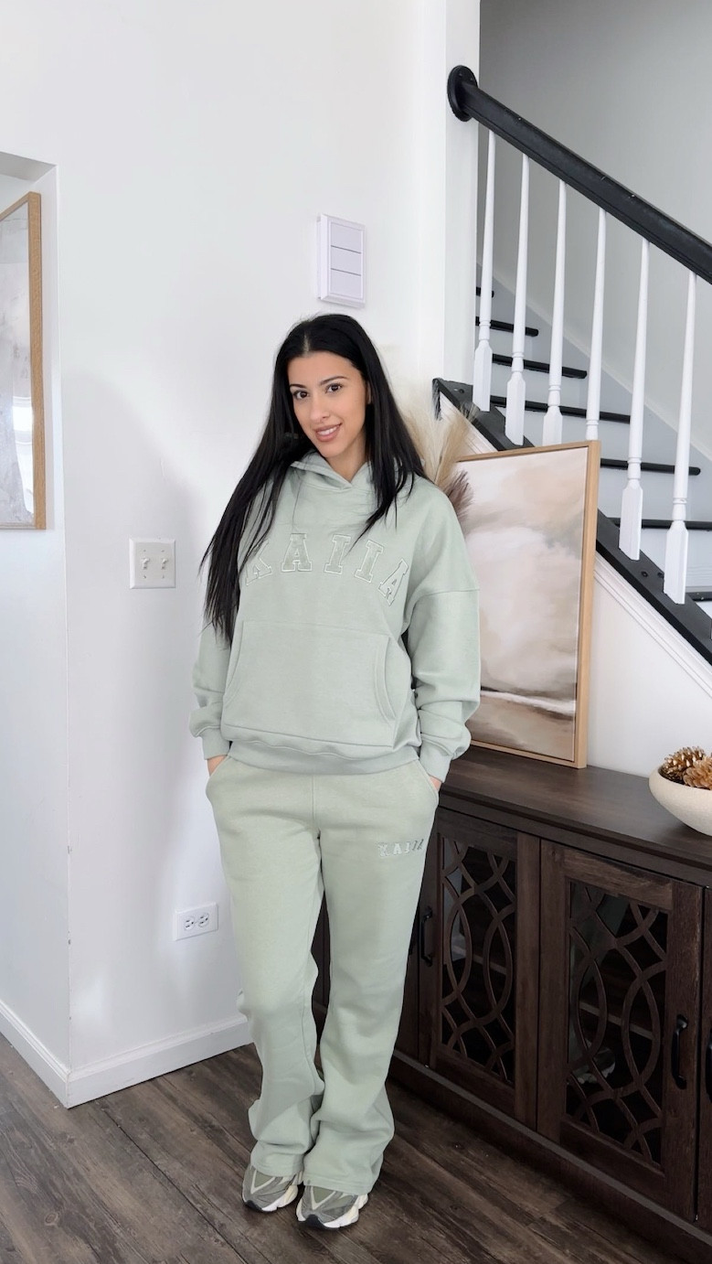 Comfy tracksuit 

#LTKSpringSale #LTKU #LTKPetite