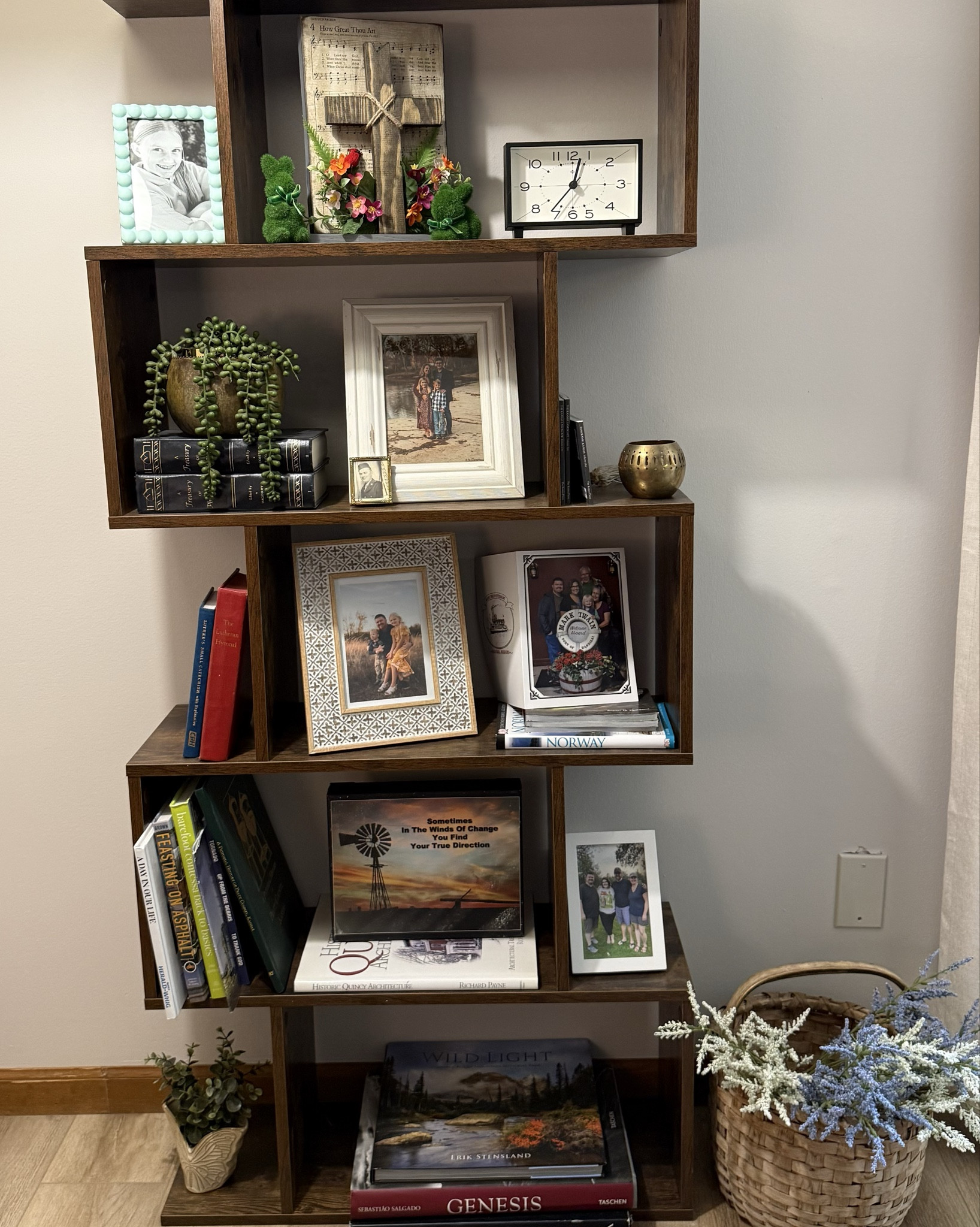 Way Day Bookshelf 🤍 Statement Storage

Such a good Way Day find 🤍 This bookshelf makes any space look instantly styled while still being super functional.

@Wayfair 

#LTKHome #LTKSaleAlert #LTKU