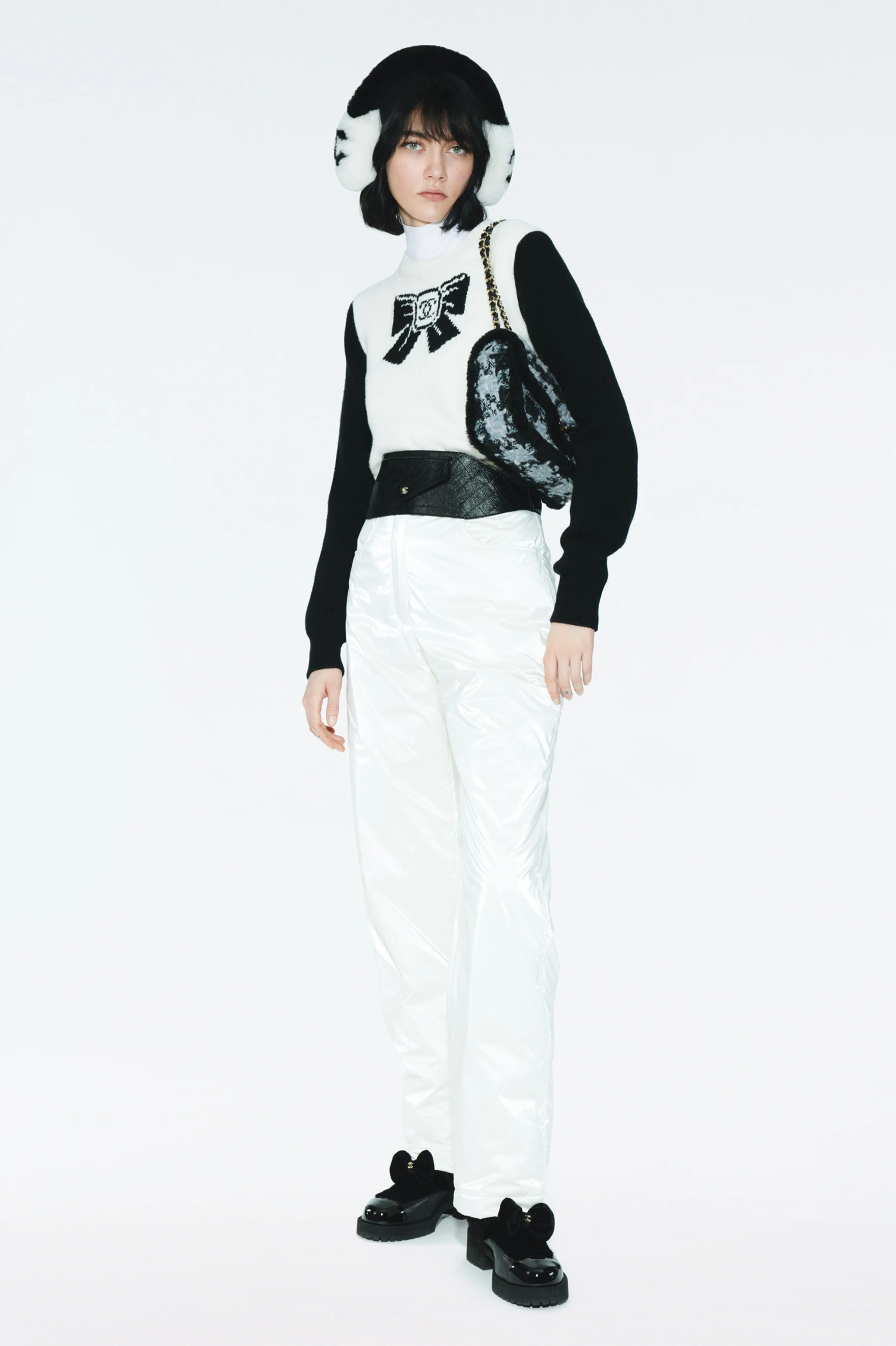 Coco Neige 2025/26 Collection Pants Mixed Fibers White & Black$4,150* | Chanel, Inc. (US)