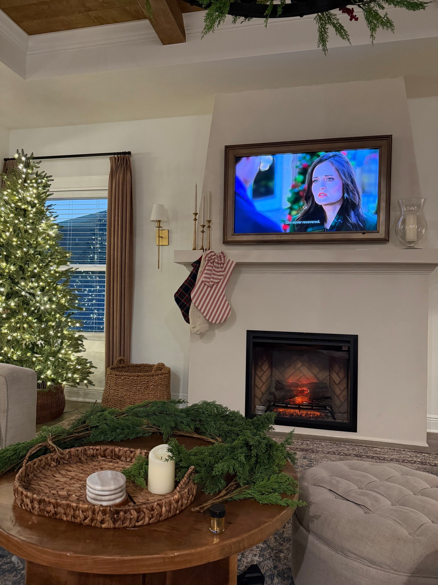 The beginning to decorating for Christmas ❤️

#LTKHome #LTKHoliday #LTKSeasonal