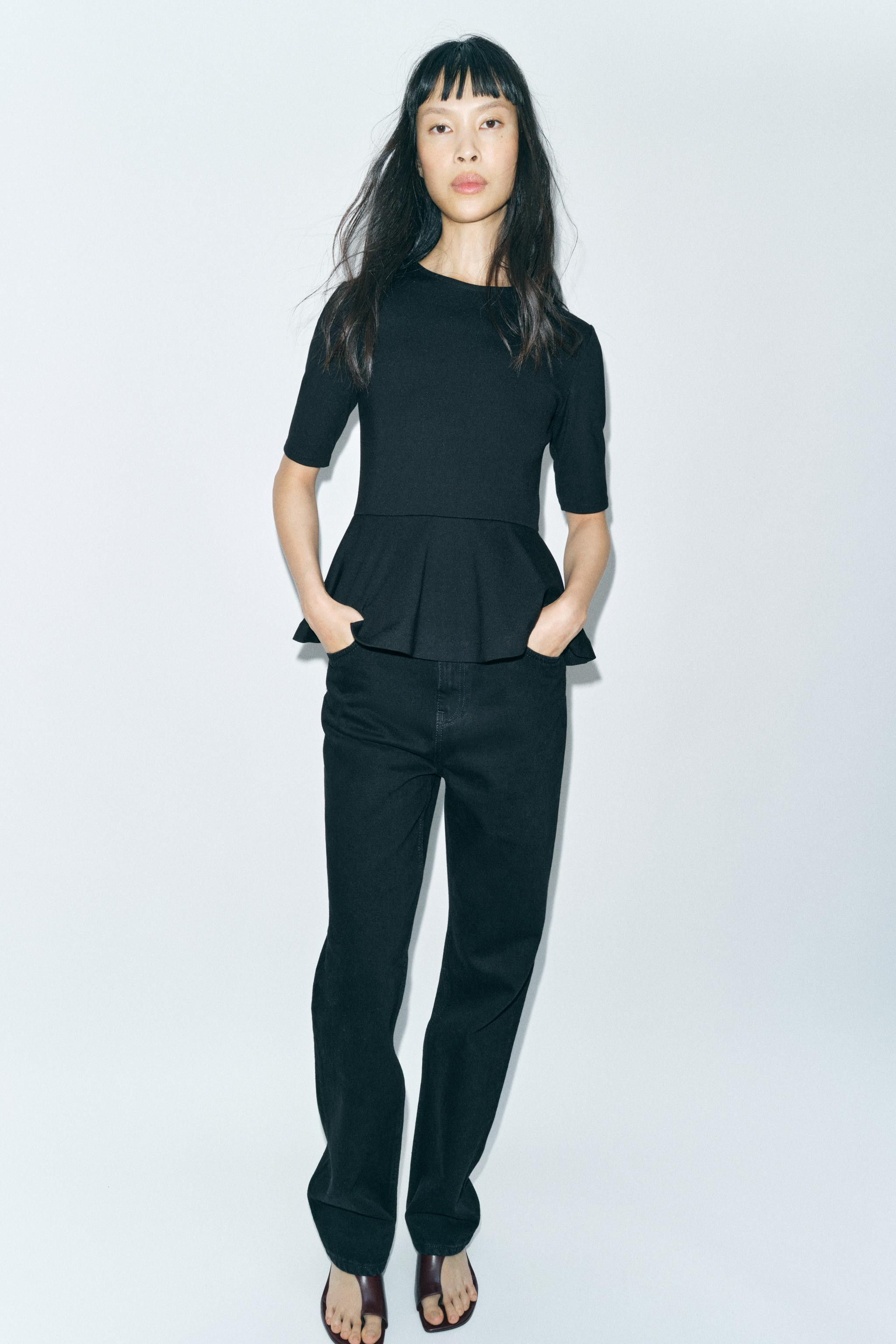 SLIM FIT - ROUND NECK - STANDARD LENGTH - SHORT SLEEVET-shirt made from a viscose blend yarn. Fea... | Zara UK