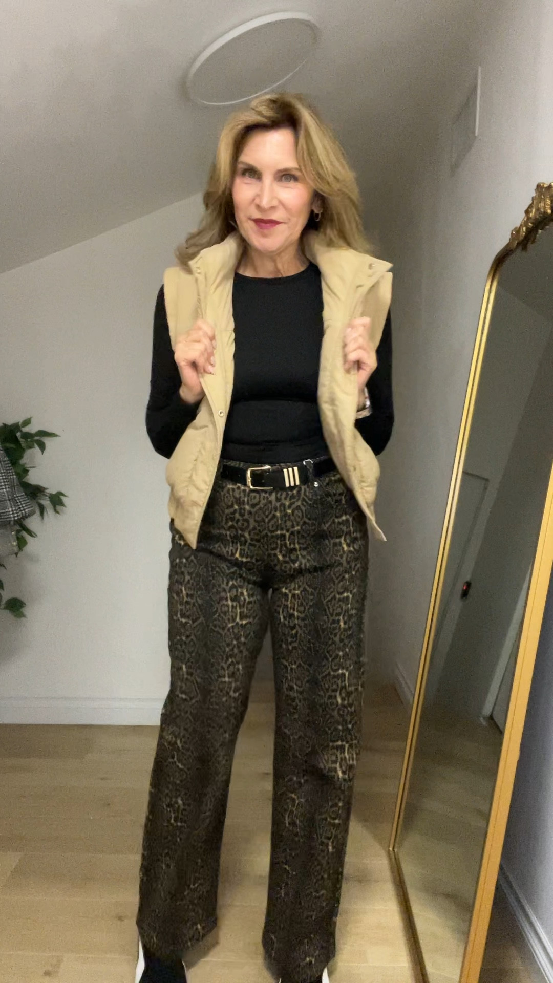 Casual look with these leopard denim 

#LTKFindsUnder100 #LTKStyleTip #LTKOver40