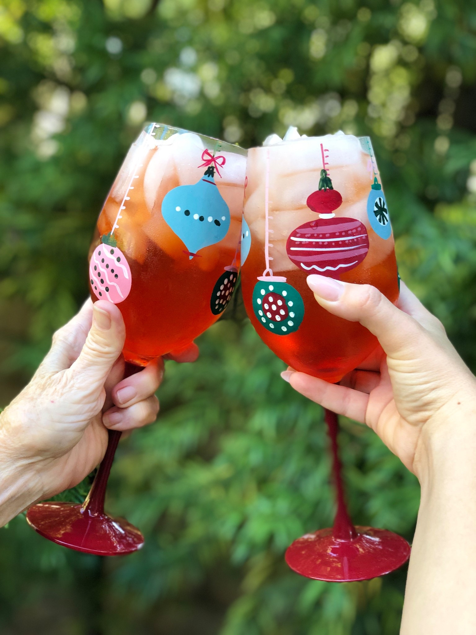 Holiday Aperol Spritz 🍾
Ratio 3-2-1 rule: 3 parts Prosecco, 2 parts Aperol and 1 part ginger beer 
Pour over ice and serve