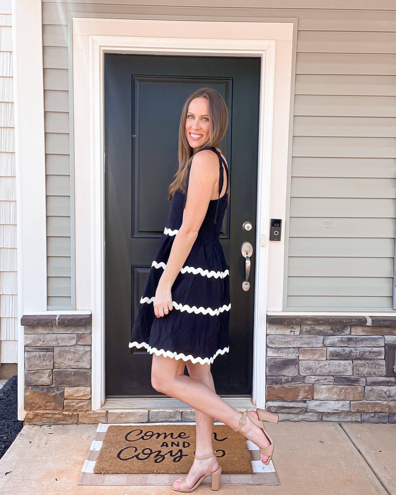 Amazon little black dress 

Scallop dress, black dress, mini dress, Amazon sale, Amazon fashion, gift for her, high heels, fall fashion 

#LTKxPrimeDay #LTKGiftGuide #LTKStyleTip