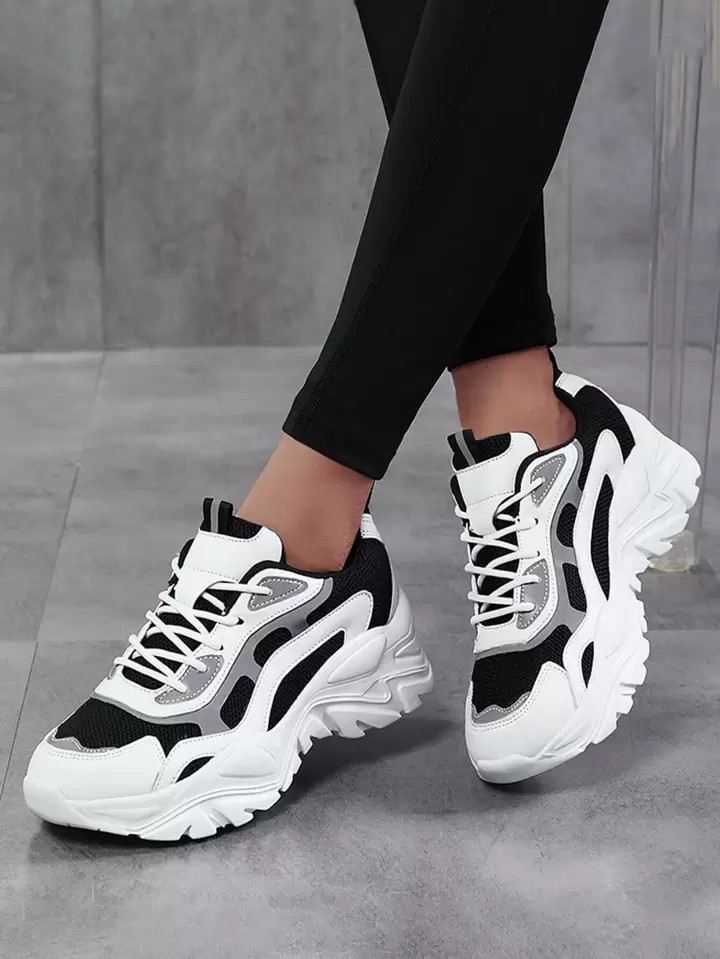 Black Colorblock Lace-Up Front Chunky Sneakers | SHEIN
