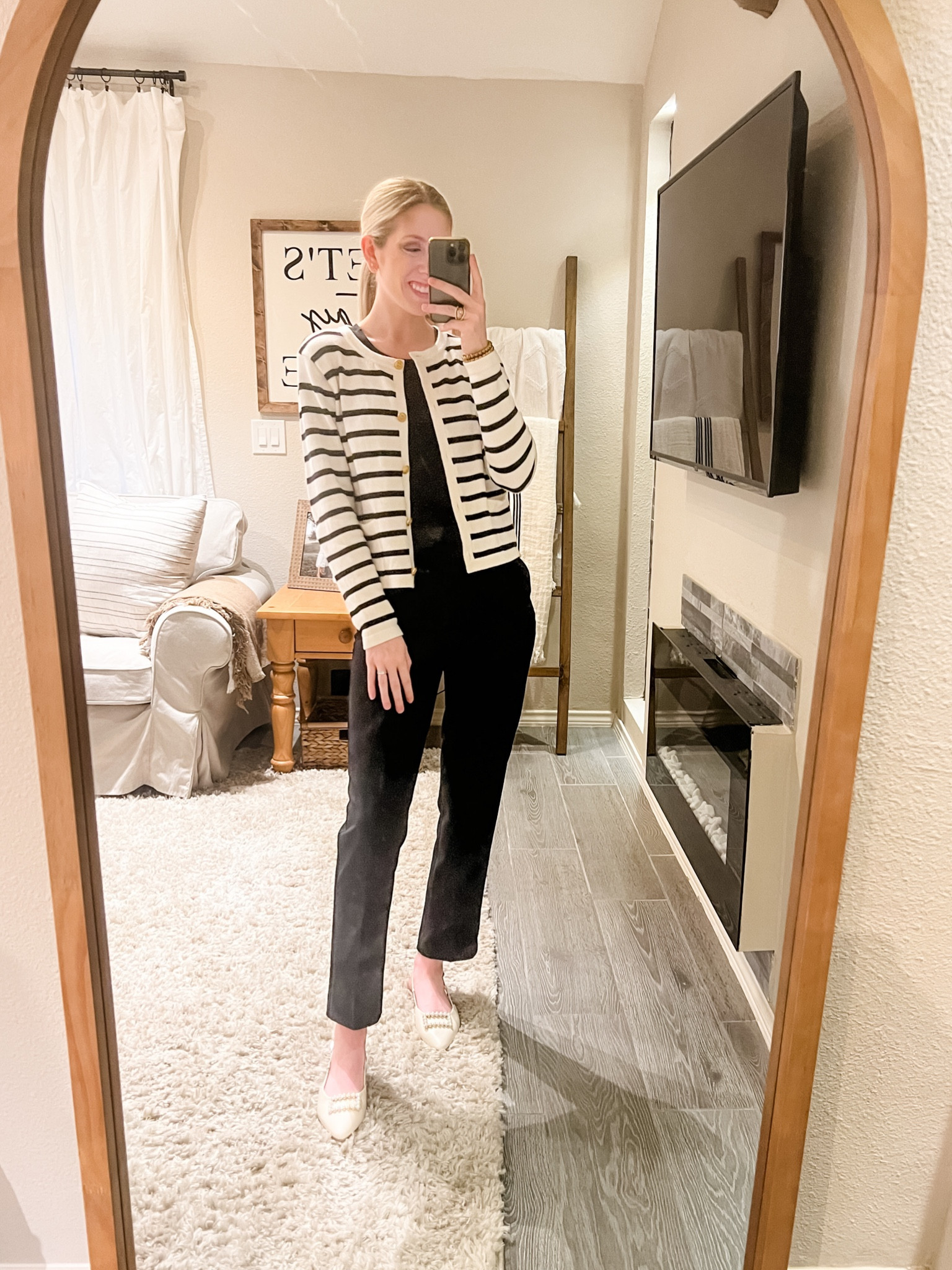 Spring cardigan & ballet flats 🫶

Workwear. Smart casual. Business casual. Spring transition. Spring outfit. 

#LTKworkwear #LTKfindsunder50 #LTKSeasonal