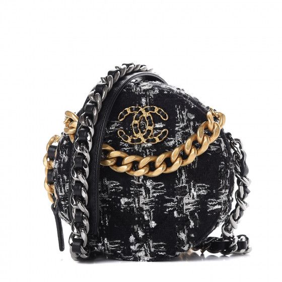 CHANEL

Tweed Quilted Round Clutch With Chain Black Ecru White

 
102 | Fashionphile