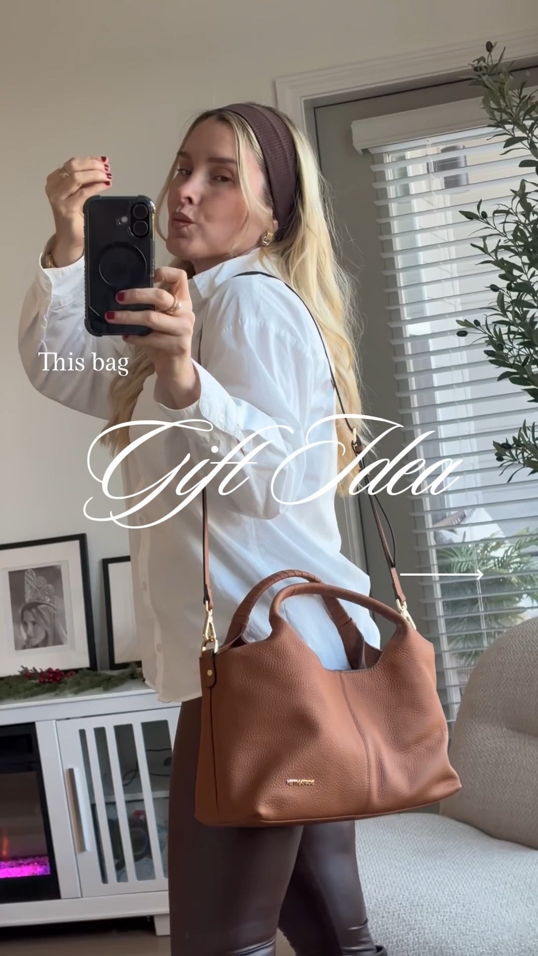 This purse looks designer… but the price 🫶🏻 BOSTANTEN Haven Purse 
Clean, elegant design. And Love the sunnies perfect gifts🎄.