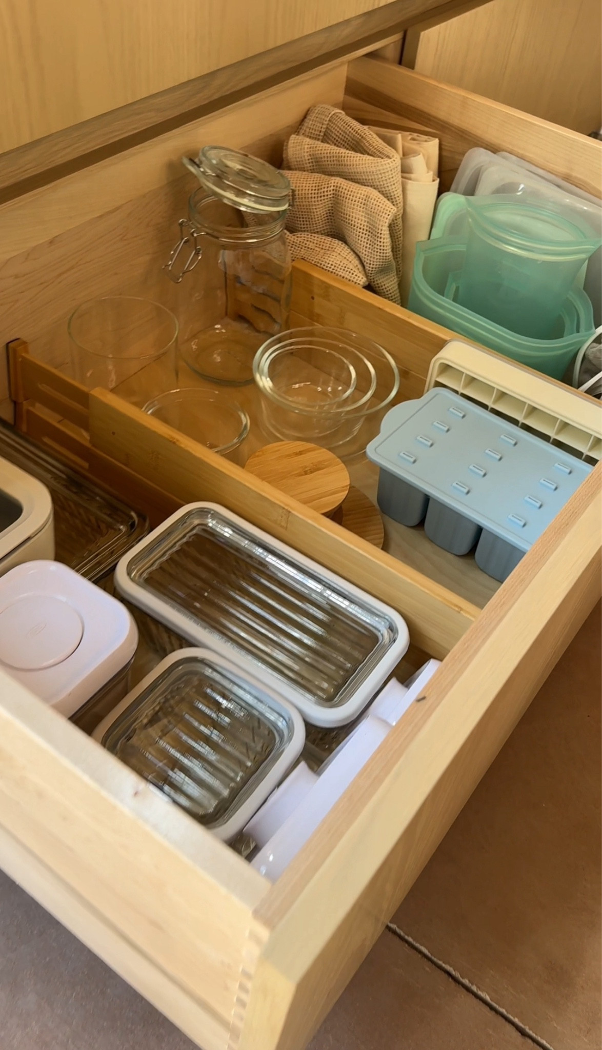 Easy Drawer organization and glass storage containers 

#LTKHome #LTKFindsUnder100