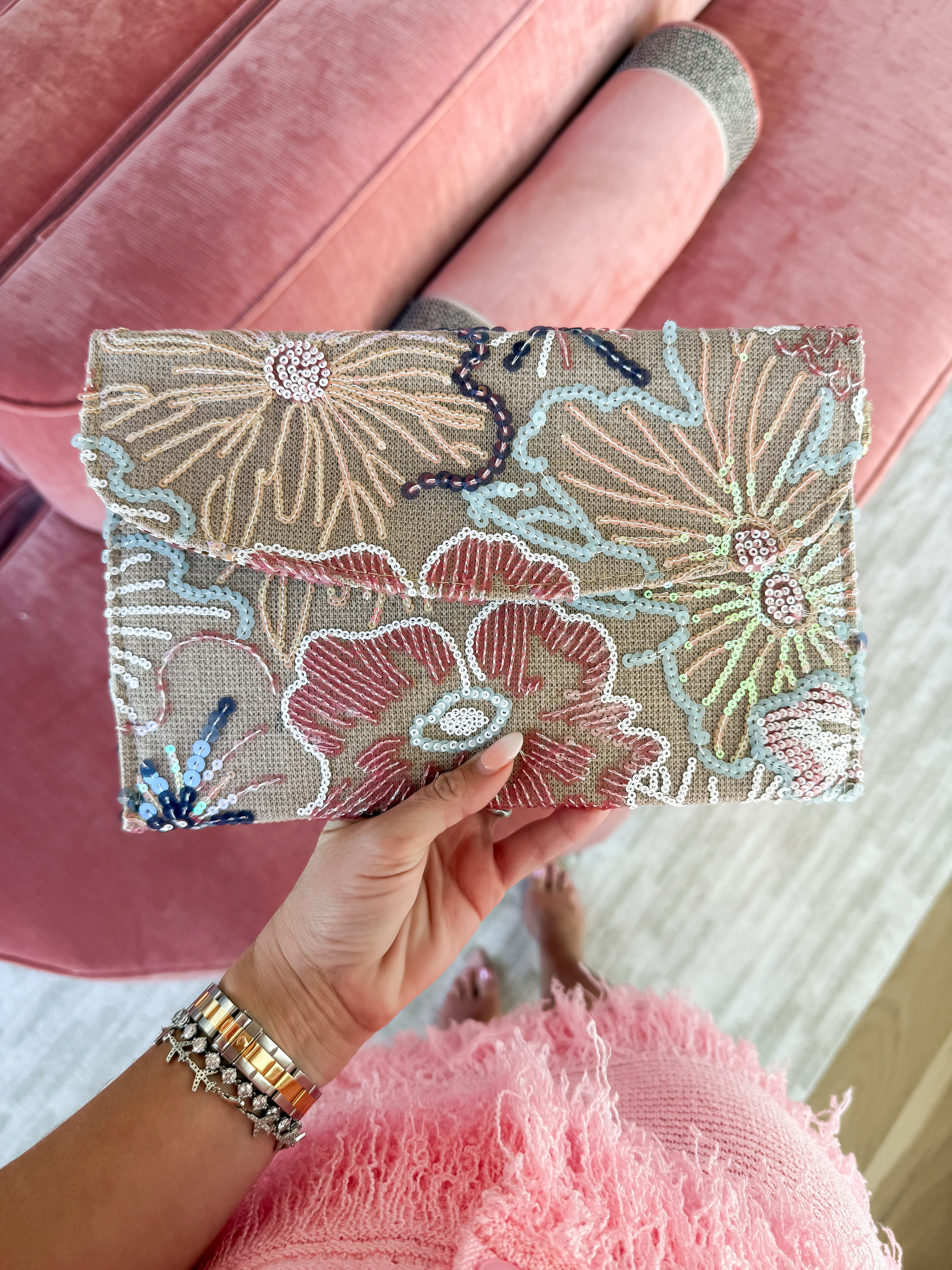 This clutch is so good  

#LTKootd #LTKgrwm