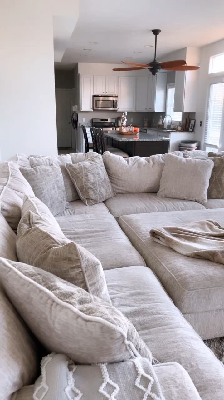 Give me alllll the large sectional sofas 🤎

#sectional #sofa 

#LTKHome #LTKSeasonal