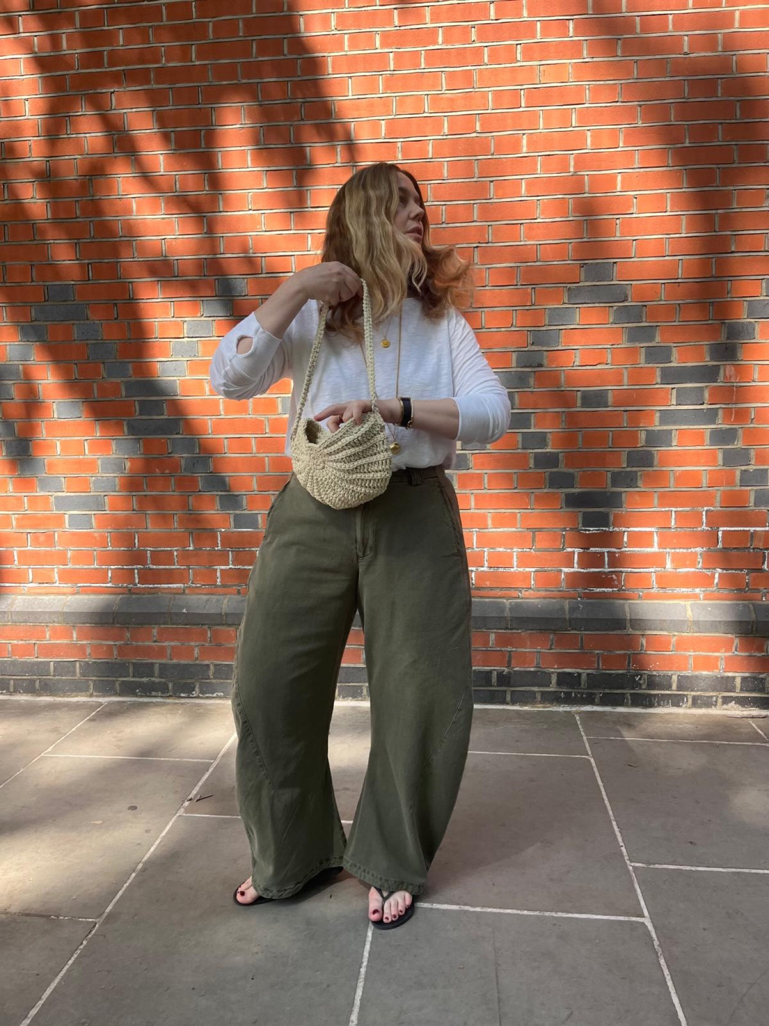#ad The perfect casual tee and barrels paired with a little purse 🐚

#LTKstyletip #LTKsummer #LTKuk