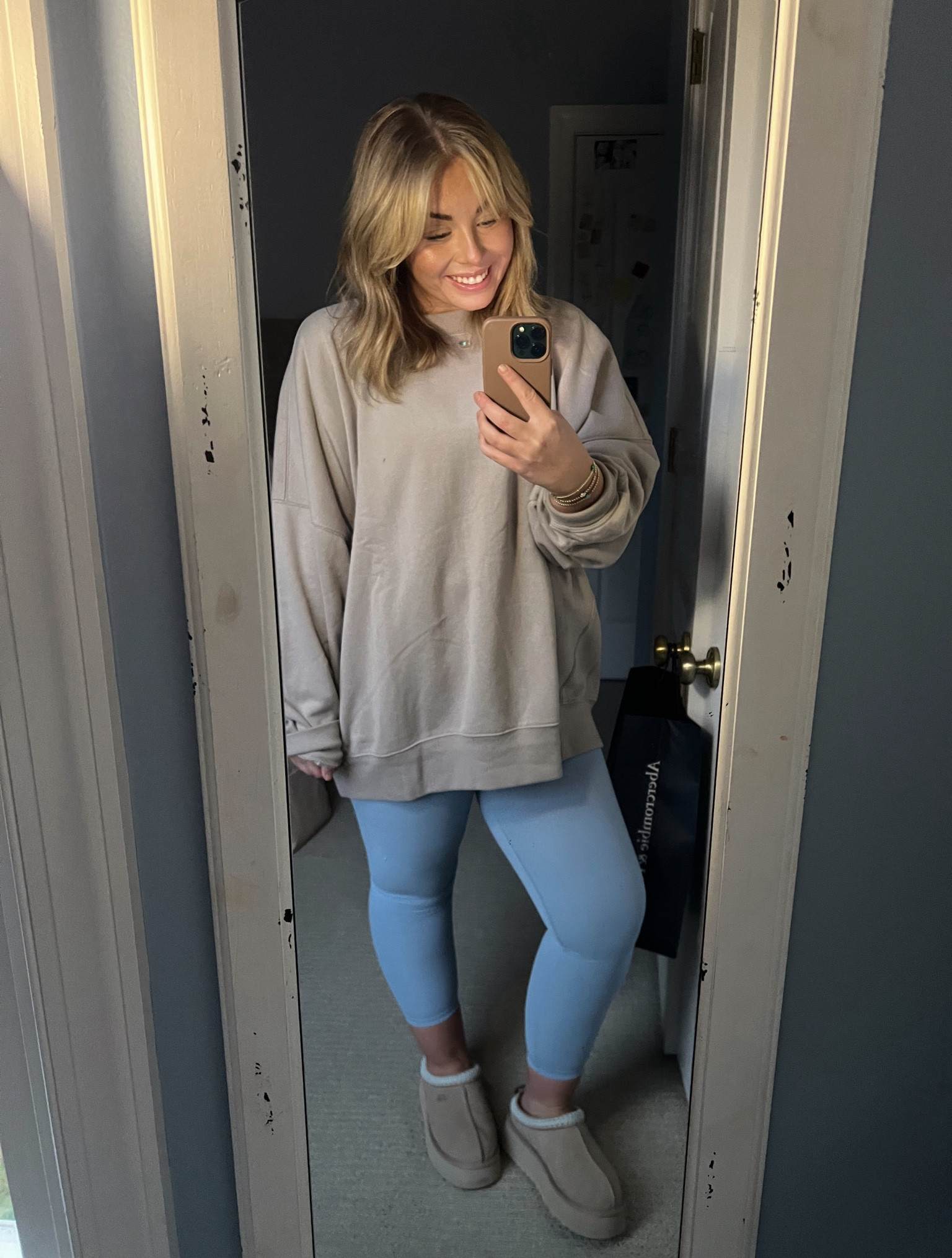 SNF outfit 🩵🏈 #footballoutfit #lululemon #athleta #abercrombie #uggtazz  