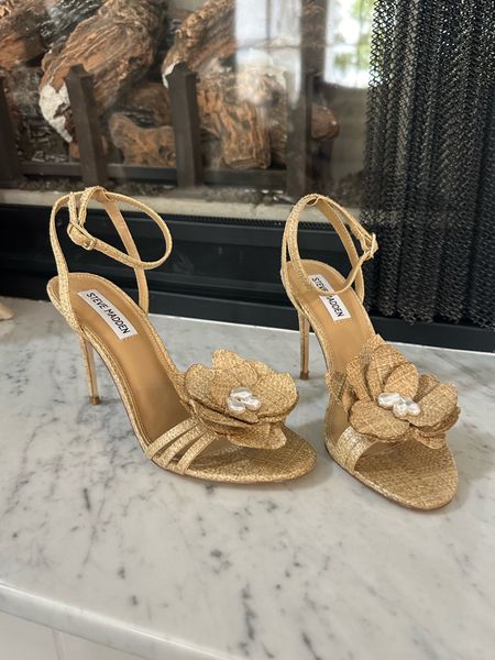 Loving these cute sandals for summer! A great neutral that goes with everything.☀️👏🏻

#LTKShoeCrush #LTKSeasonal #LTKStyleTip