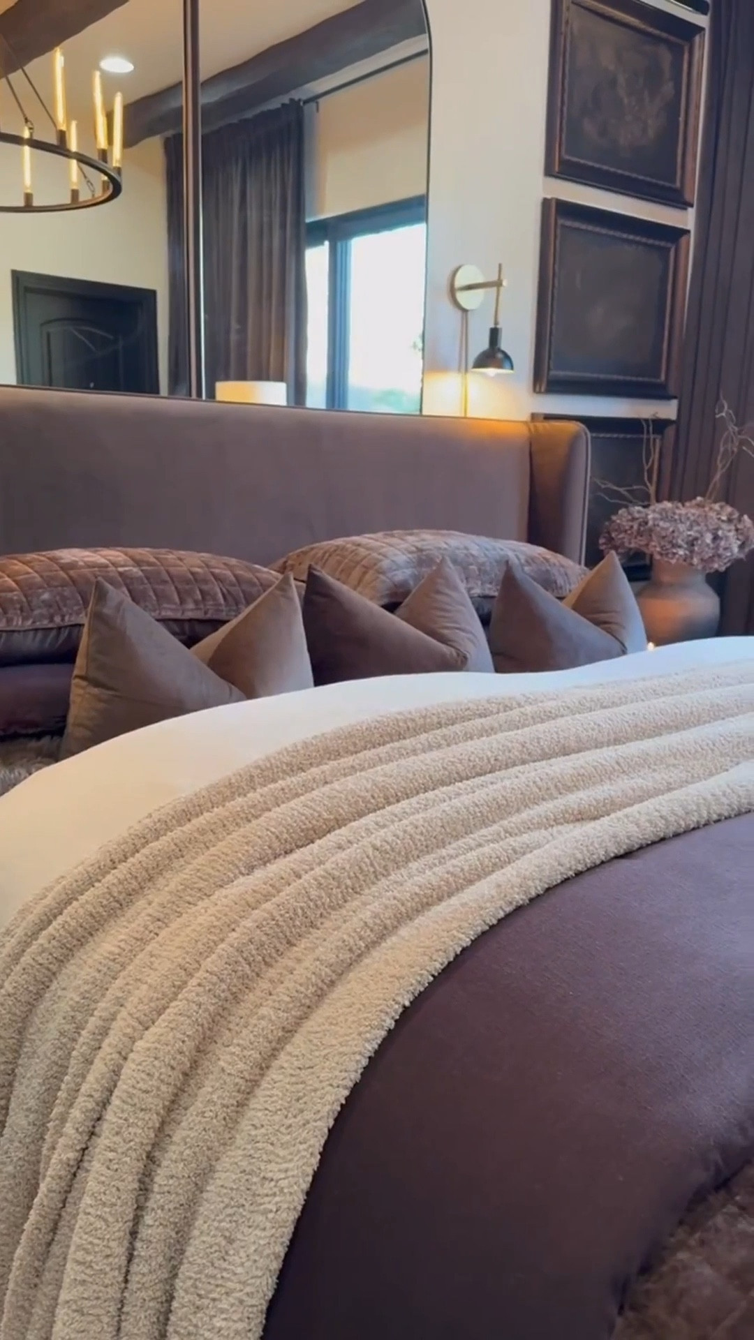 Some of my favorite bedding finds I’ve collected over the years ✨ I always find myself coming back to these timeless, neutral pieces. They make every bedroom feel soft, cozy, and effortlessly elevated. 💖


#luxury #luxurybedroomfinds #neutral #neutralbedding #homedecor #interiordesign #homestyle #bedroom #modern #bedroominspo #interiordesigner #interior #home #summerthompsonstyles


#LTKHome #LTKvlog #LTKdayinmylife