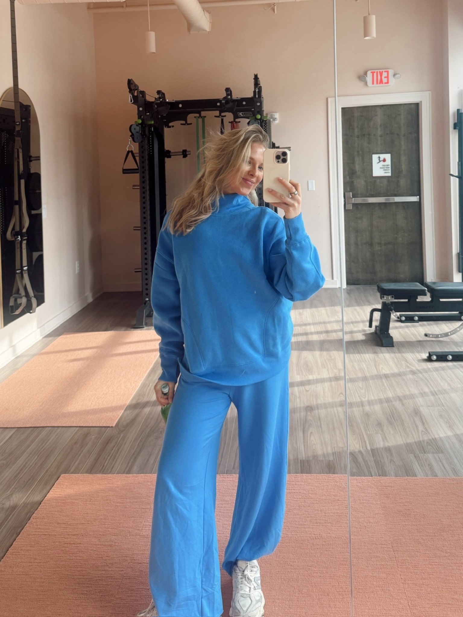 this color 💙💙💙 you’ve outdone yourself aerie!!! 

#LTKActive #LTKSeasonal #LTKootd